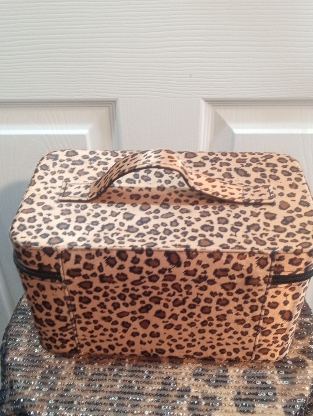 LEOPARD PRINT CABOODLE - Picture 12 of 13